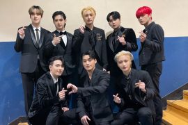 ATEEZ kenakan jubah di kegelapan untuk "Spin Off: From The Witness"