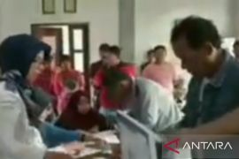 Pemkab Bangkalan bantu 317 pengemudi jasa transportasi