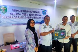 Sebanyak 14 Desa di Paser dapat bantuan laptop dari DPMD Kaltim