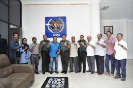 Perwira TNI sambangi PWI Aceh. Ada apa?