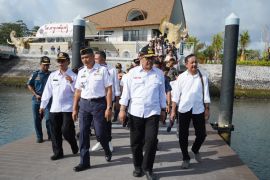 Jelang Tahun Baru, Wagub Bali cek fasilitas Sanur dan Bandara Bali
