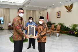 Terbaik sepanjang sejarah, PLN raih 15 penghargaan Properemas dan "CEO Green Leadership"Utama