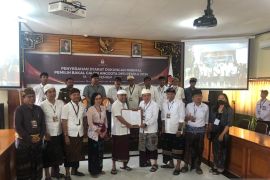IB Rai Dharmawijaya Mantra serahkan 2.947 syarat dukungan DPD ke KPU