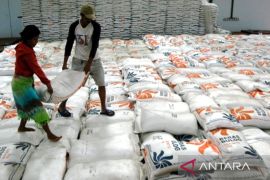 Bulog Sulselbar jamin stok pangan aman hingga awal 2023