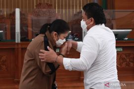 Polisi tembak polisi: Putri Candrawathi dituntut hukuman delapan tahun penjara