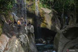 10 objek wisata di Padang Pariaman terdampak akibat bencana alam