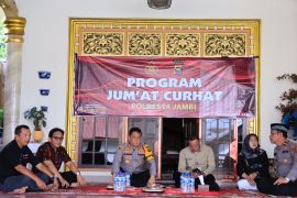 Polisi Jambi gulirkan "Jumat Curhat"
