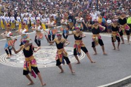 Parade budaya sambut tahun baru di Jembrana