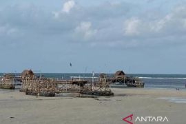 Cuaca buruk, ratusan kelong apung di Bintan tidak beroperasi