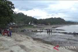 Belum ada lonjakan kedatangan wisatawan di objek wisata pantai selatan