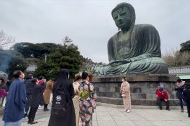 Berwisata naik kereta monorel di Jepang