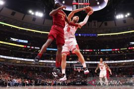 Cavaliers hajar Warriors 118-110