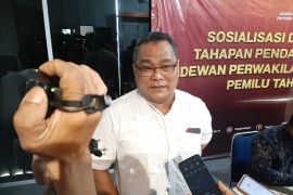 Dua pejabat di Kepri daftar bakal calon anggota DPD RI