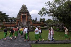 Kunjungan wisatawan lampaui target