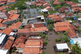 Pemkot Pekalongan izinkan sekolah terdampak banjir gelar pembelajaran daring