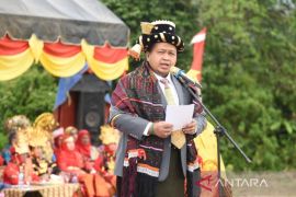 Bupati Tapsel ajak ASN Kemenag layani umat dengan niat pengabdian