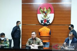 KPK menahan AKBP Bambang Kayun