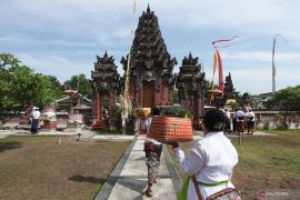 Hari Raya Galungan di Surabaya