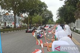 Ribuan siswa sambut kedatangan Jokowi di Pekanbaru