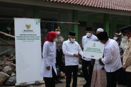 Tanggapi bantuan di Jateng, Wapres: Bantuan Baznas seharusnya tak dikaitkan dengan parpol tertentu