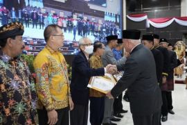 Pemprov  Kaltim berikan penghargaan kepada 23 tokoh daerah