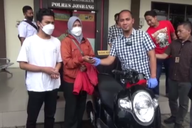 Polisi Jombang lumpuhkan begal motor