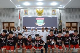 Bupati Tangerang lepas kontingen Kejurnas Bola Basket KU-15 ke Bangka Belitung