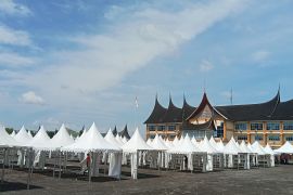 Geliatkan ekonomi UMKM, Pemkab Pasbar adakan bazar dan pasar rakyat