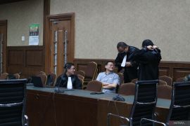 Pembacaan vonis Benny Tjokro dalam perkara korupsi PT. Asabri ditunda