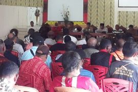 Pemkab Biak minta kepala kampung bentuk koperasi mencegah rentenir