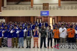 Disdukcapil Bekasi luncurkan seragam khusus layanan basmi calo