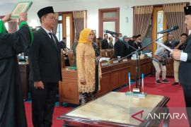 DPRD Tulungagung lantik dua anggota PAW