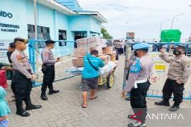 Kapal DBS III ke Kepulauan Sumenep angkut penumpang telantar