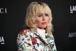 Miley Cyrus akan rilis album baru berjudul "Endless Summer Vacation" pada Maret