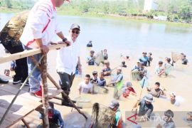 Melihat Ma'awuo Basamo di Lubuk Larangan Sembat Kampar