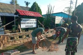 Koramil Supiori Selatan lakukan pembenahan pada lingkungan kantor