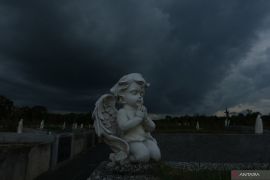 BMKG prakirakan cuaca sebagian besar kota di Indonesia berawan pada Sabtu