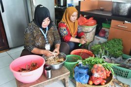 Belasan eks penghuni Kampung 1001 malam Surabaya dapat pekerjaan