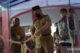 Bupati HSS resmikan ruang rawat inap Puskesmas Negara