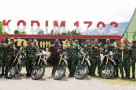 Menhan RI beri 25 unit motor untuk babinsa wilayah Kodim 1702/JWY