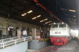 85.886 orang gunakan kereta di stasiun Cirebon pada libur Natal-Tahun Baru