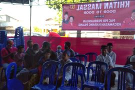 HUT ke-50, PDIP Surabaya gelar khitanan "door to door"