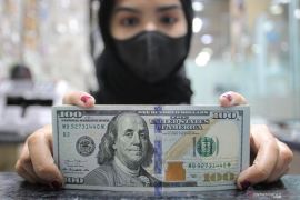 Dolar jatuh, euro terangkat ke tertinggi