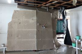 Sebagian  ruang di Kantor Bupati Kepulauan Tanimbar rusak akibat gempa