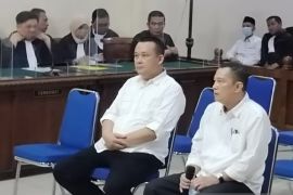 Tiga terdakwa kasus Unila hadiri sidang di PN Tipikor Tanjungkarang Page 1 Small