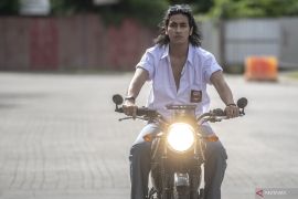 Ultah ke-24 Abidzar pilih somasi haters demi Umi Pipik, bermula dari pernyataan Abidzar sebut bosan sekolah hingga tidak lulus SMA