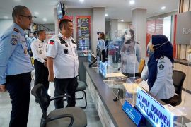 Kakanwil Kemenkumham Jabar kunjungi Depok pastikan layanan keimigrasian lancar