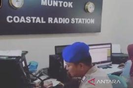 Satpolair Bangka Barat sampaikan perkembangan cuaca terkini ke nelayan