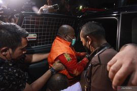 Lukas Enembe ditahan KPK
