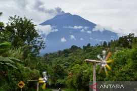 Sejumlah dusun di Solok Selatan Sumbar terdampak abu vulkanis erupsi Gunung Kerinci